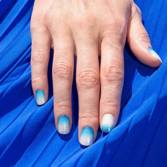 *Retired* Color Street: Dose of Mykonos | Navy Blue White Gradient Ombre Glitter - Picture 2 of 15